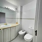 2 Bed Beachfront With Pool And Ocean View *