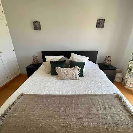 아파트 2 Bed Beachfront With Pool And Ocean View