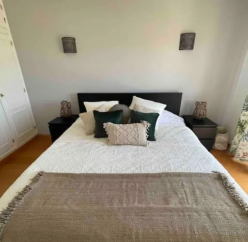 아파트 2 Bed Beachfront With Pool And Ocean View